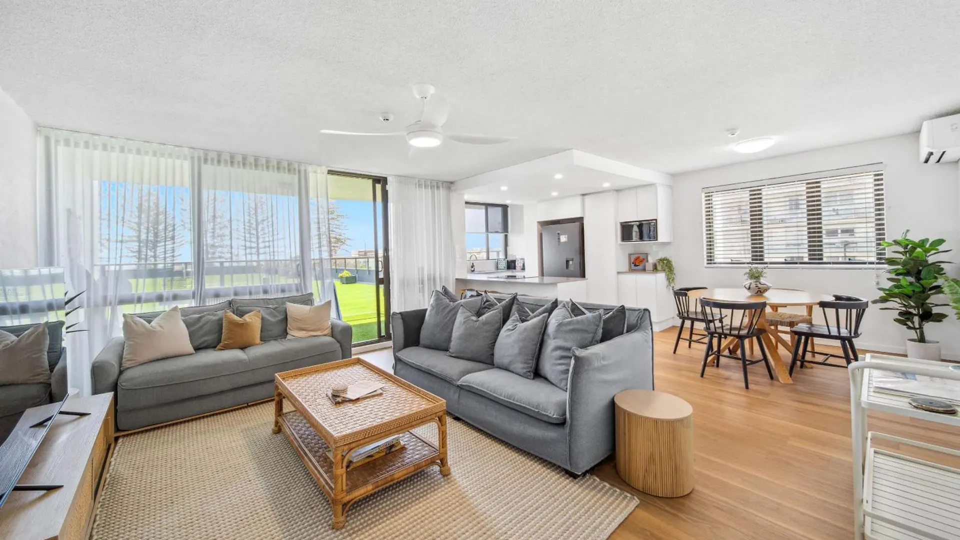 Alexandra Headland Beachfront Unit